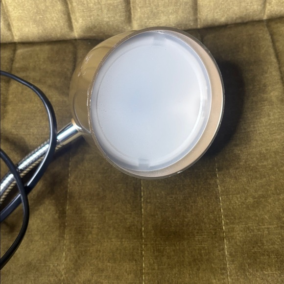 11 in. Gold Gooseneck Fully Flexible Clip-On/Clamp Desk Lamp with LED Chips - Picture 5 of 6